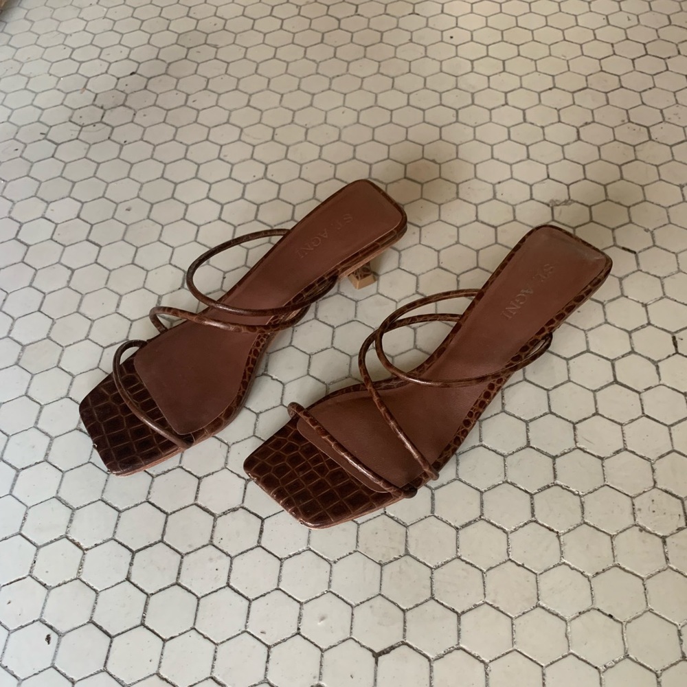St. Agni leather Pina Croc Heel, size EU 37, US 7